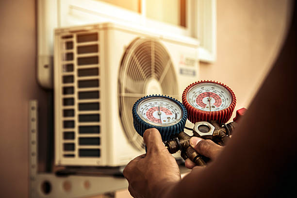 Professional Ac Installation technician working in Huston, ID